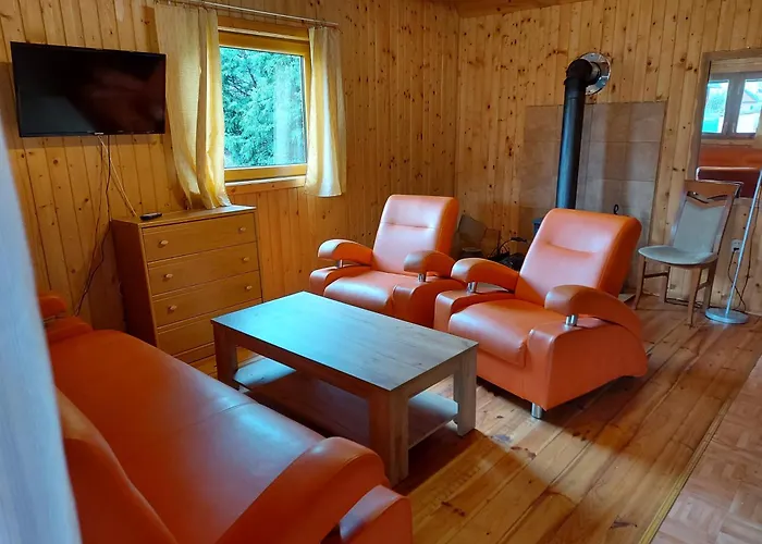 Urokliwy Nad Jeziorem Tuchomskim