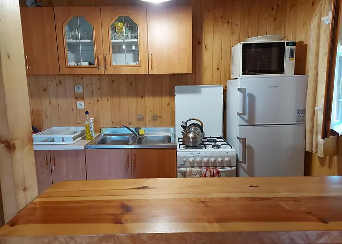 Urokliwy Nad Jeziorem Tuchomskim Warzenko